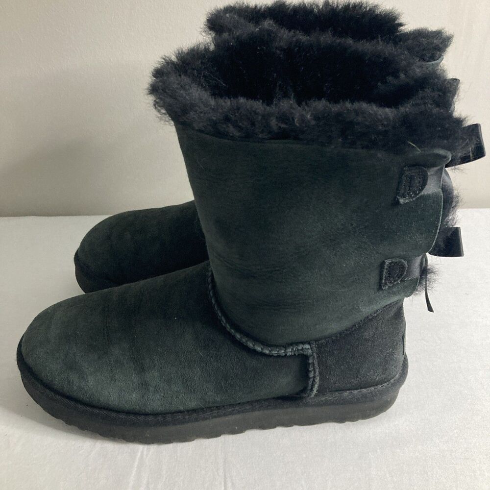 UGGs Bailey Bow Tie Women’s Size 9 Winter Fur Boots Black